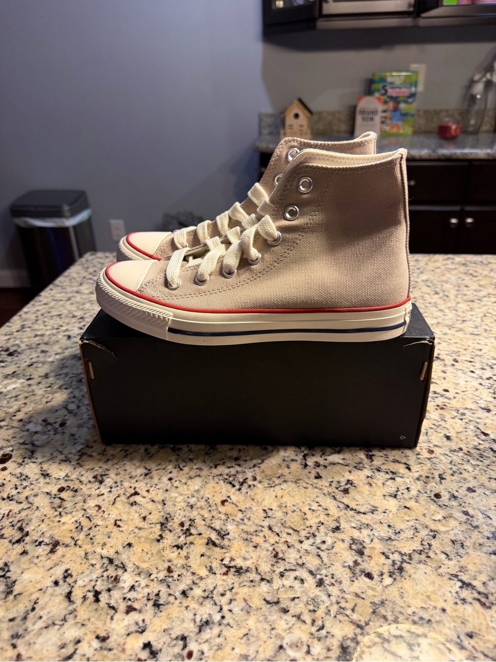 Size 7.5W Converse Chuck Taylor All Star  Hi Sneakers   SKU A12479F